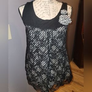 New Directions sleeveless blouse
